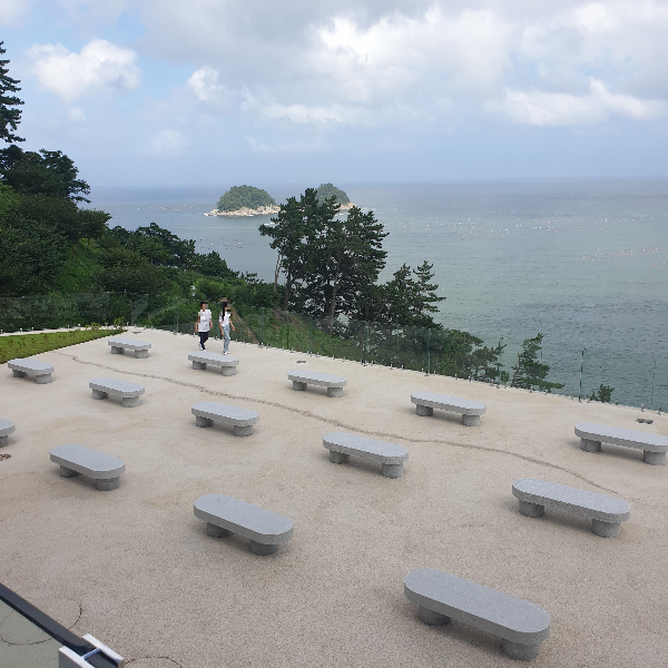 여수 카페 투어: 뷰카페 모이핀 오션(MOIFIN OCEAN) 소개_1층 야외