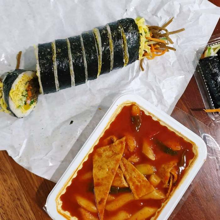 제209회 놀라운토요일 매콤진미 묵은지참지 소불고기 3종 김밥 생토마토 떡볶이 차태현 유연석 추천 놀토 서울 중곡제일시장 맛집 소개
