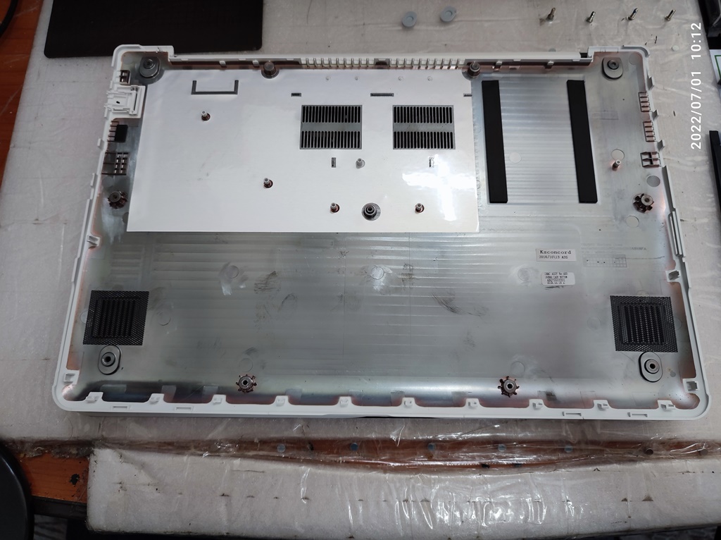 노트북 하판 분리