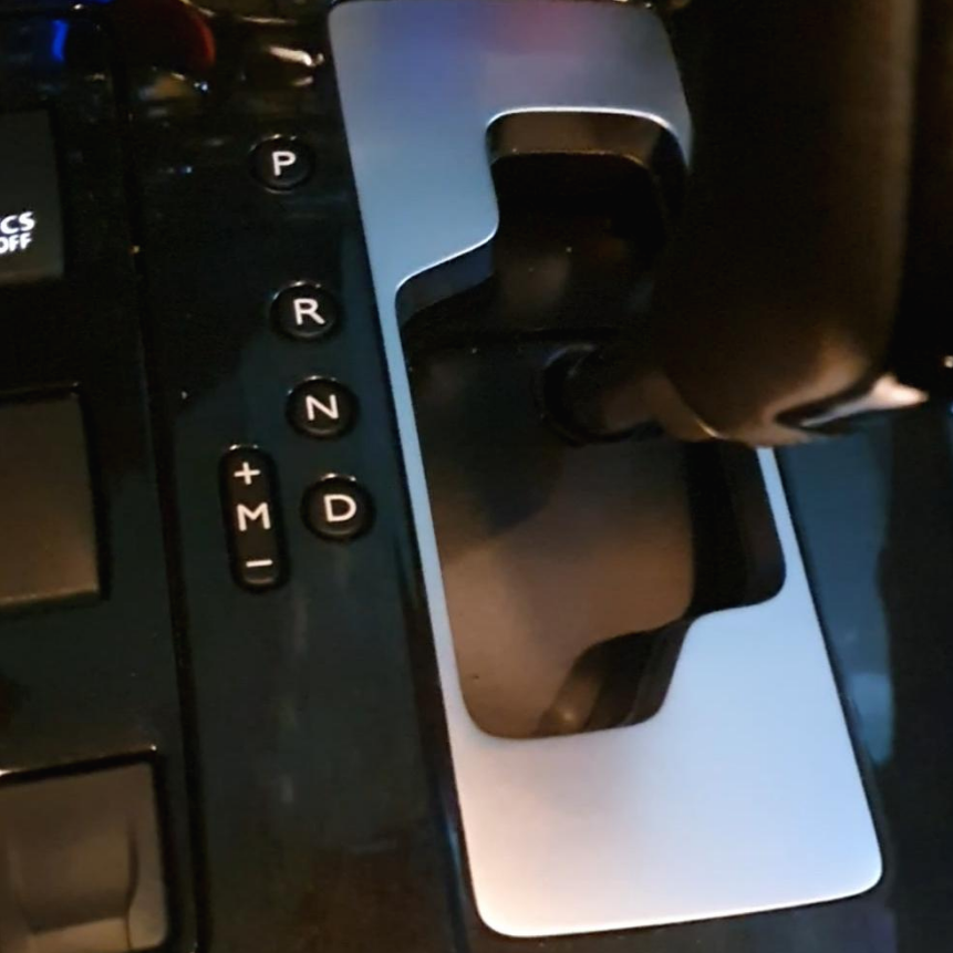 1. 기어레버를 N 으로 놓는다.