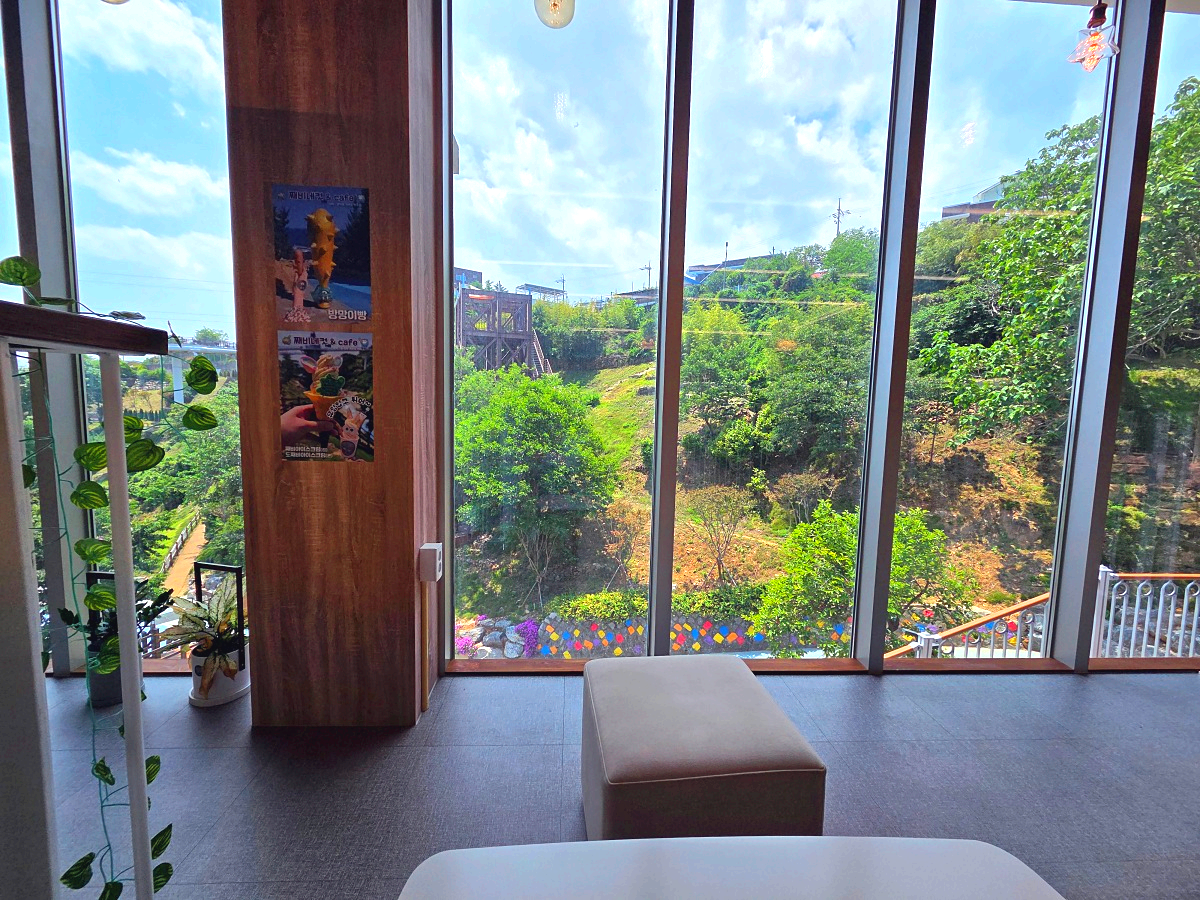 동해 묵호 도째비골 스카이밸리 카페 째비네컷앤카페|할인 꿀팁 및 후기