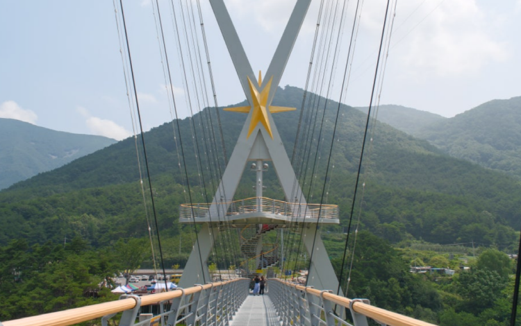 영천 보현산댐 출렁다리