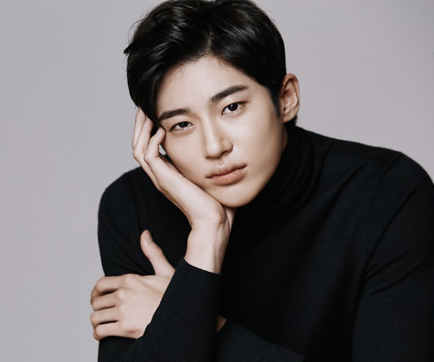 변우석 프로필
