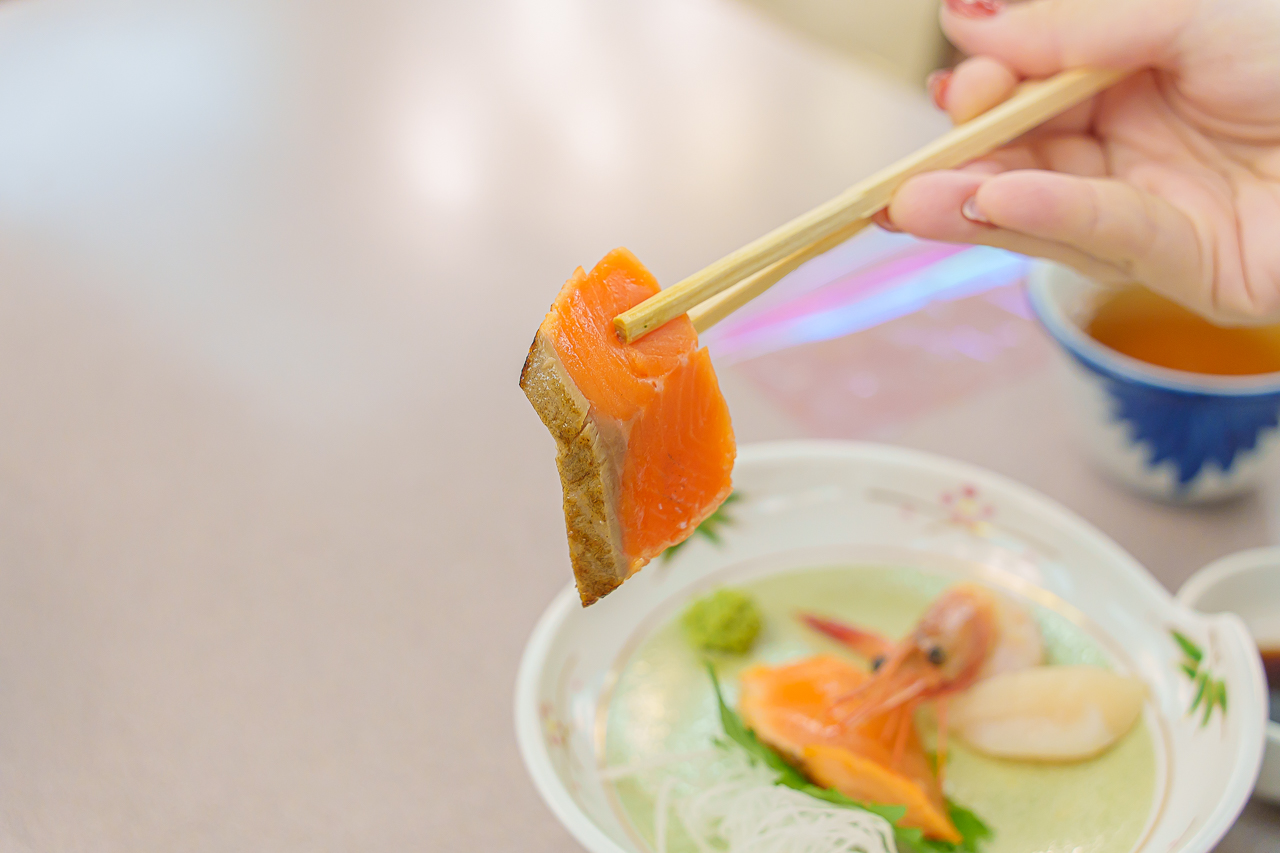 Toya Kanko Hotel: A Winter Lake View and Japanese Meals — original photograph 27