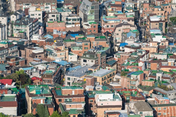 옹기종기 모여있는 주택들