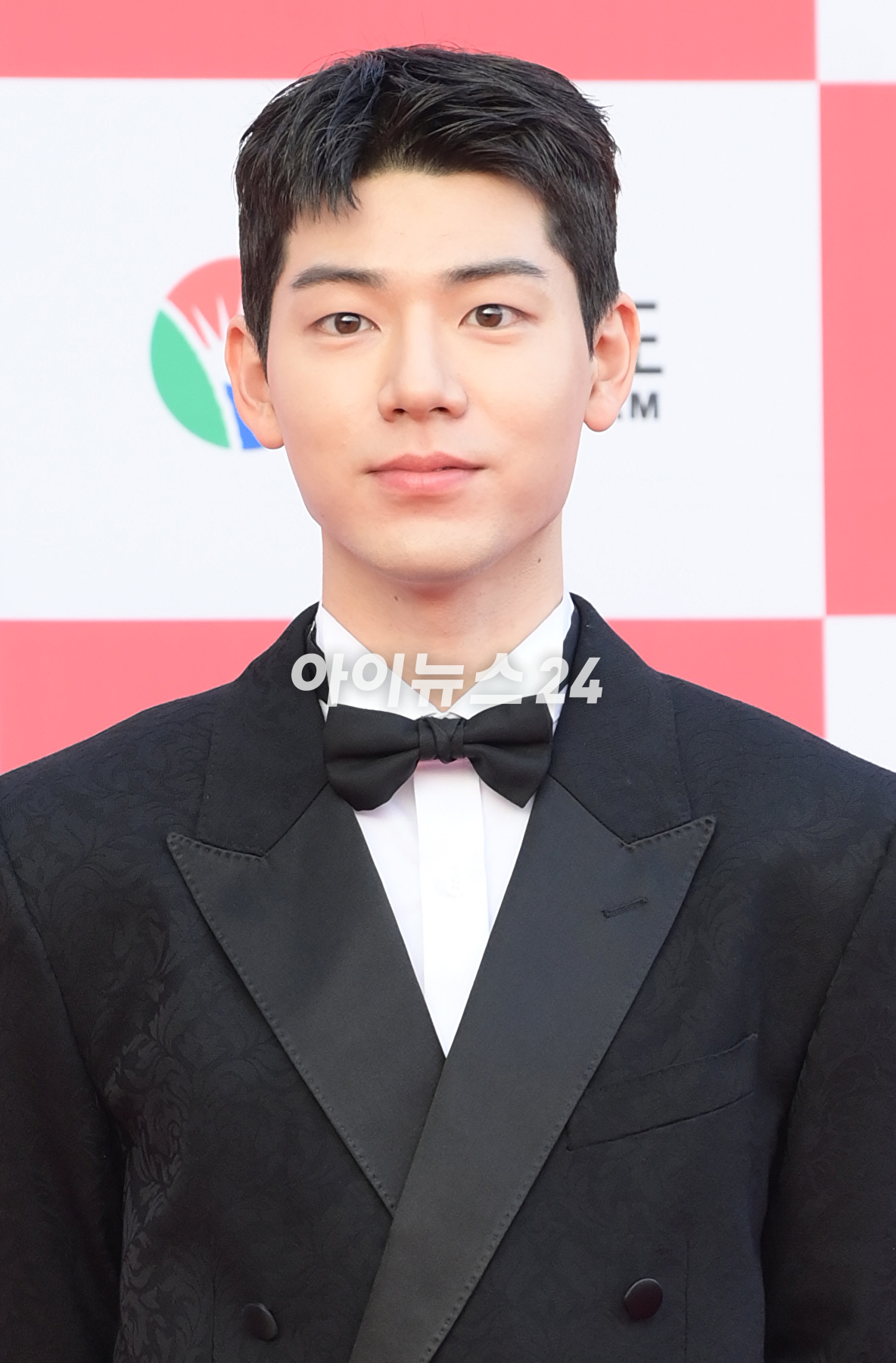 배우 배현성이 14일 오후 경남 진주시 경남문화예술회관에서 열린 '2023 코리아드라마어워즈' 레드카펫 행사에 참석하고 있다. [사진=정소희 기자]