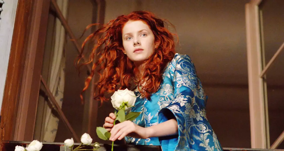 영화 향수-로라