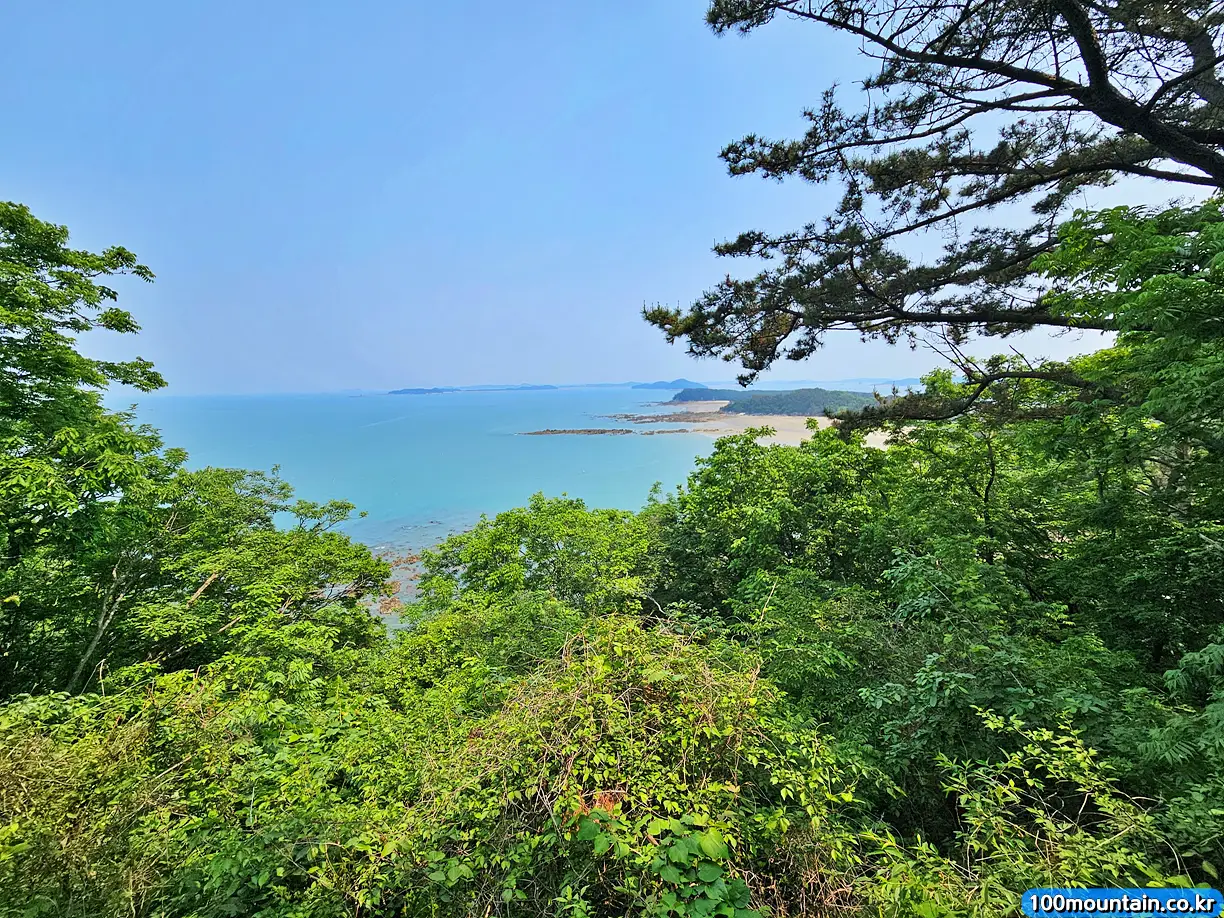 거덜너머해수욕장과 진너머해수욕장 조망