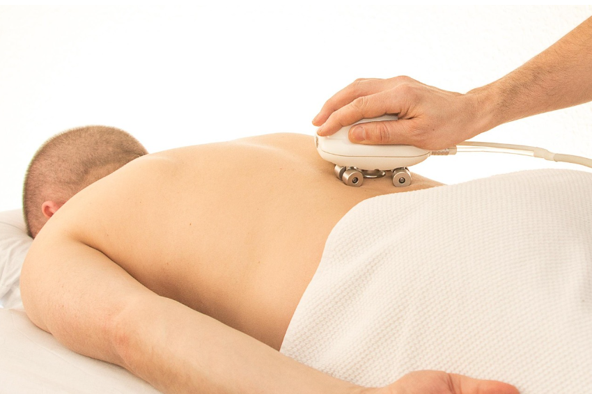 허리 디스크, 수술 없이 완치할 수 있을까? 추간판탈출증의 원인부터 재활까지 총정리