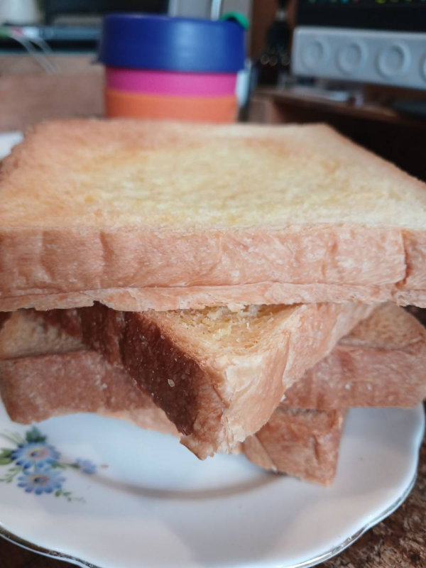 아침식사는 토스트로