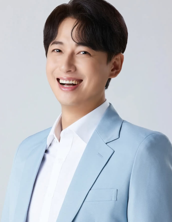 웃고있는-남성의모습