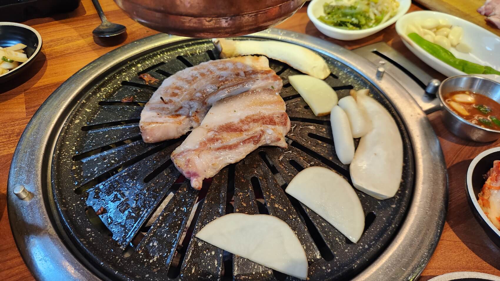 불판위에 삽겹살