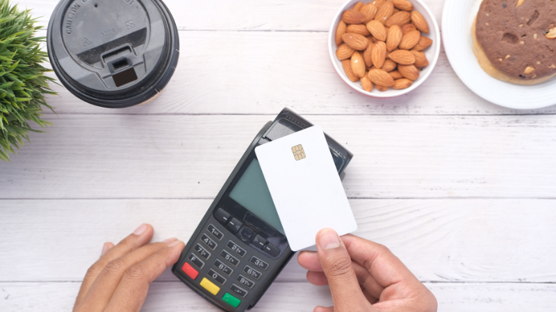 돈을 안 써도 지출이 늘어나는 구조