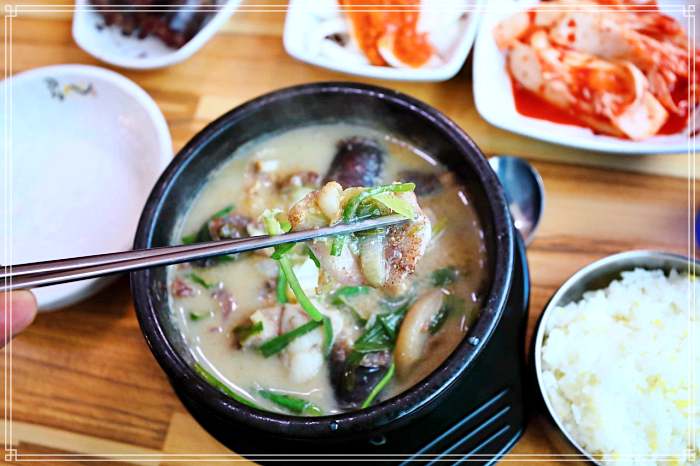 가볼만한 곳, 충북 단양 맛집 아침식사 가능, 마늘순대국밥