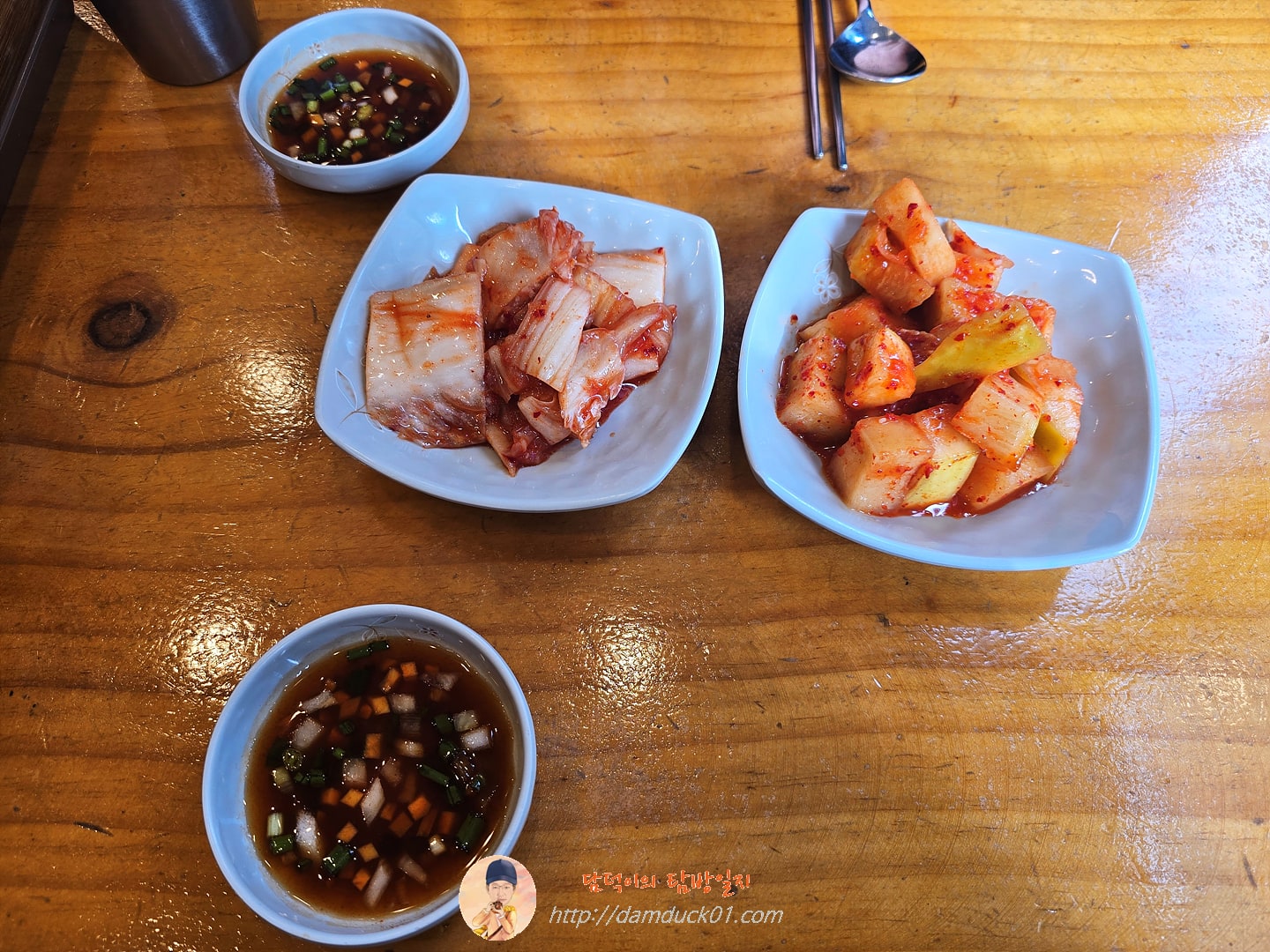 장비빔국수와 굴국밥보쌈 반찬