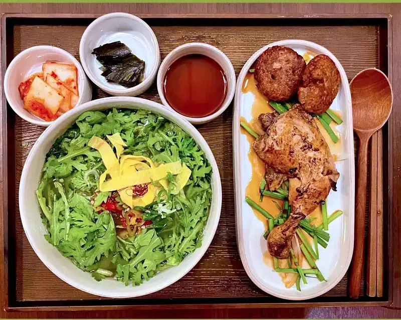 줄서는식당 한혜진 추천 옥수수면 부드러운 닭다리 살 조합 얼큰 우사골옥면, 들기름 비빔옥면, 닭무침, 냉옥면 맛있는 식당 강남구청 논현동 맛집 소개