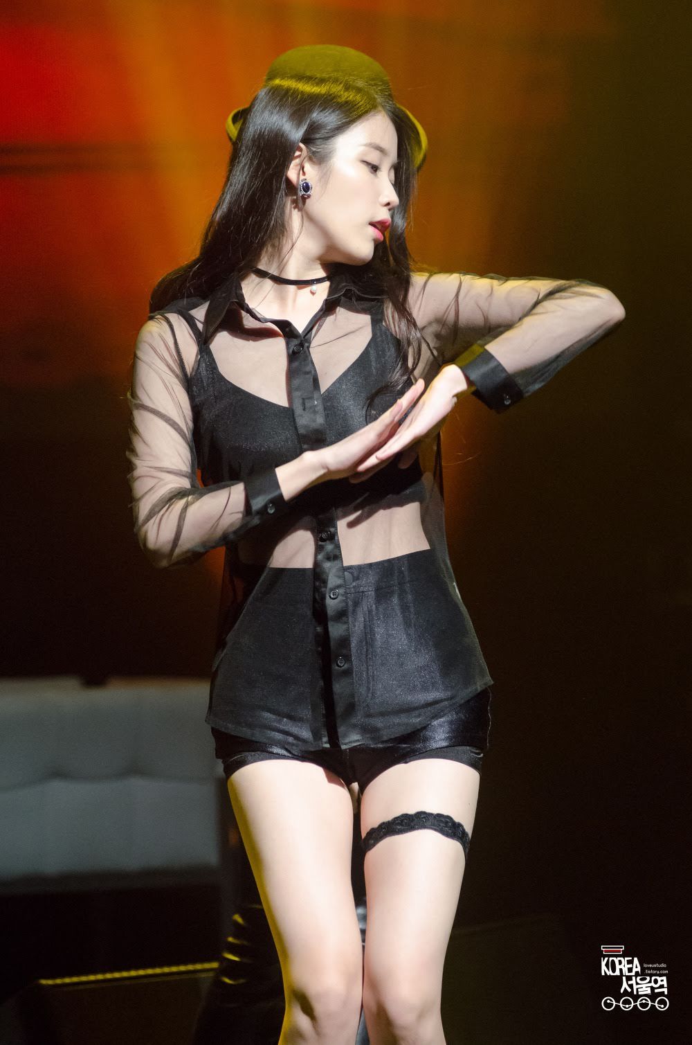 아이유 사진 모음 / 무대 코디 패션 / 일상 사복 패션