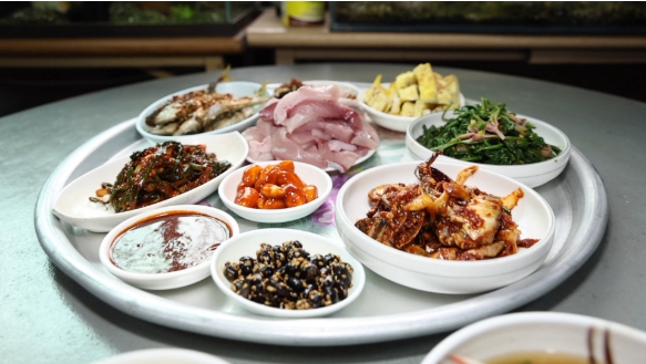 동네한바퀴-자연산-제철-회-백반집