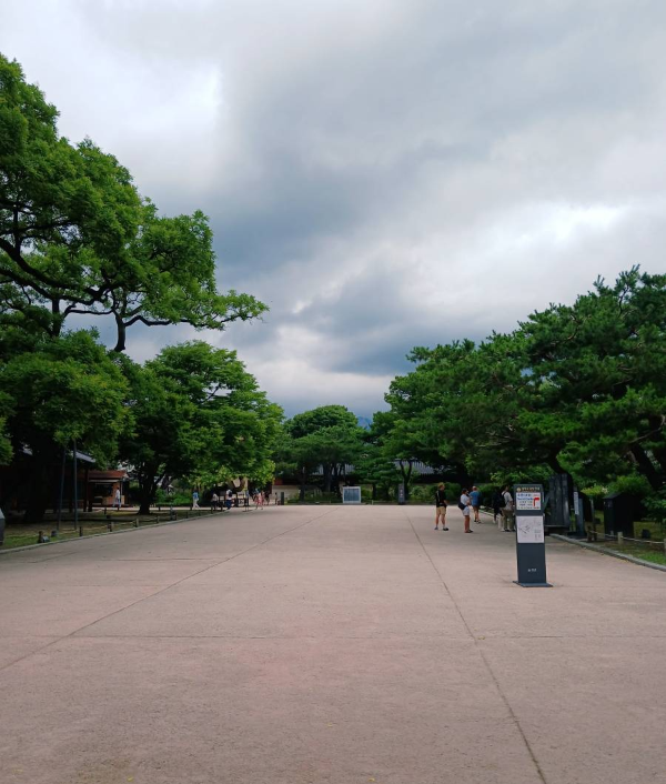 창덕궁 초입