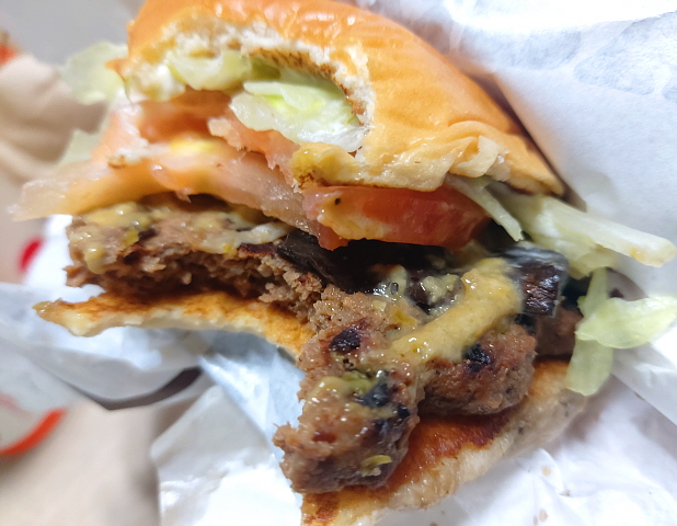 앵그리트러플 X 패티