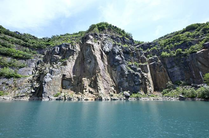 가창채석장,대구 가창 채석장 가는 법,가창 폐채석장 수질,가창채석장 출입 가능,에메랄드빛 호수 사진 명소,대구 가볼만한 숨은 핫플