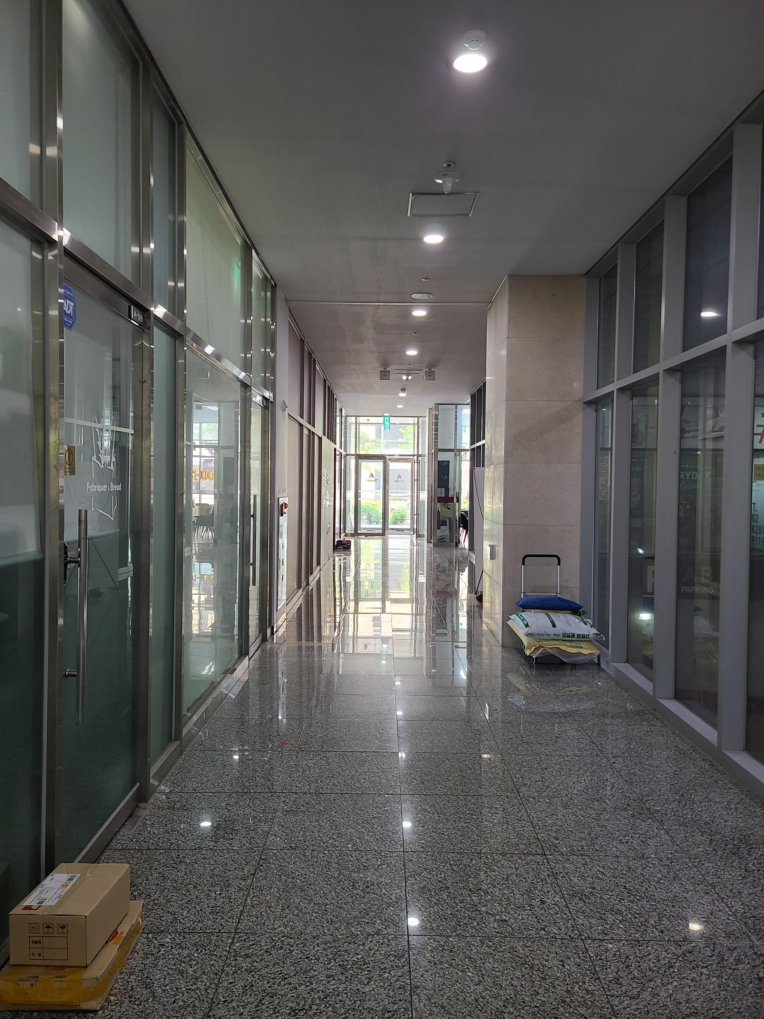 H비즈니스파크 1층 내부5