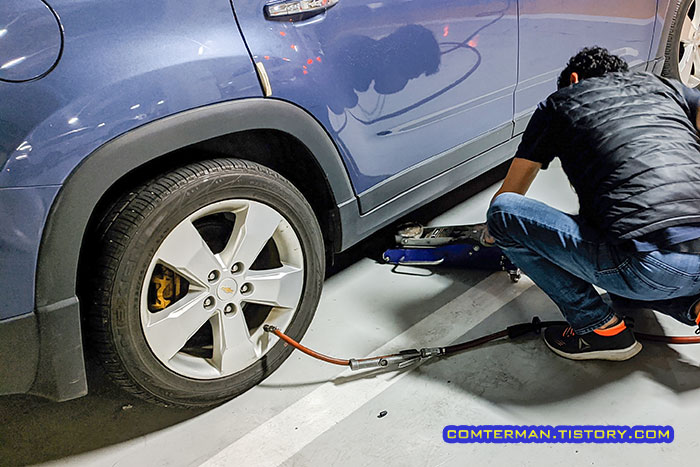 타이어 펑크 수리 작키