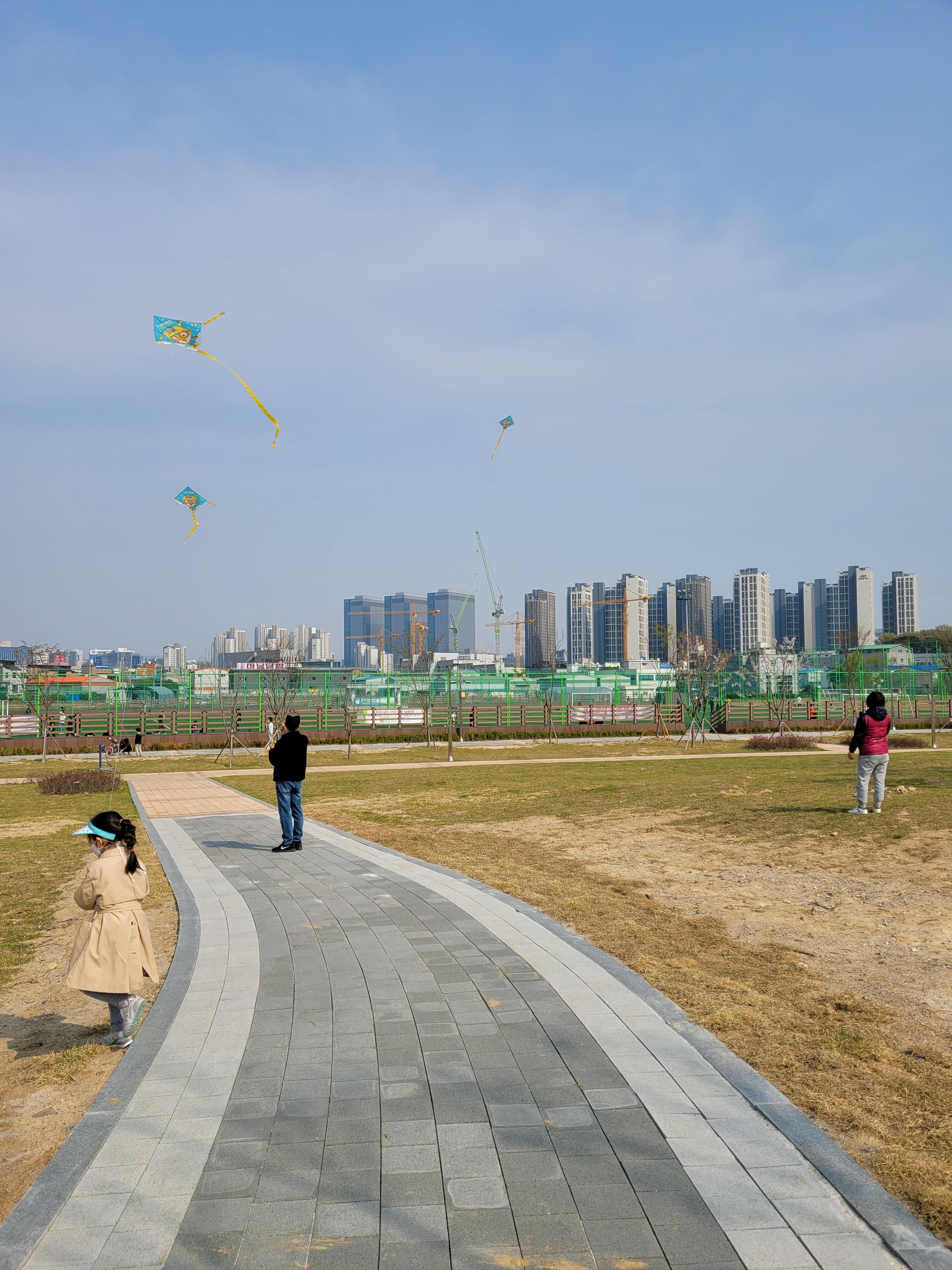 화성 반월체육센터 야외체육공원, 연날리기 좋은 장소
