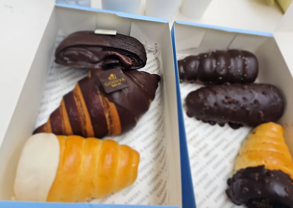 여의도-더현대서울-백화점-고디바베이커리-구매빵-소라빵외