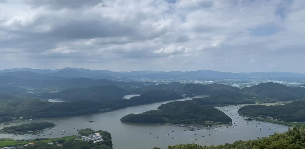 두타산 한반도 지형 전망대에서 보이는 전경
