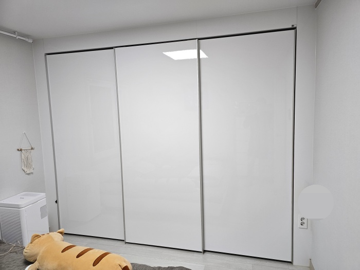 화이트-하이그로시-한샘-슬라이딩-붙박이장