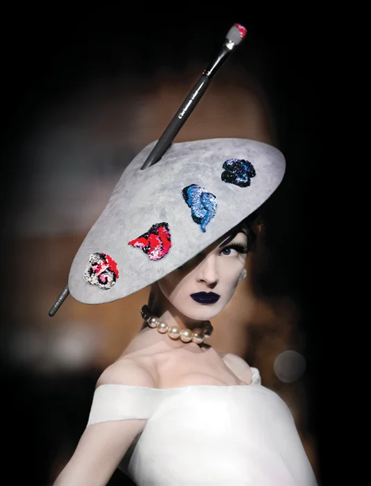 세계적인 모자 디자이너: 스티븐 존스 (Stephen Jones)