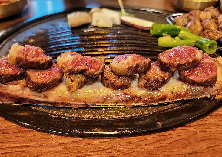 용산 삼각지 미나리 갈비집 '육몽'