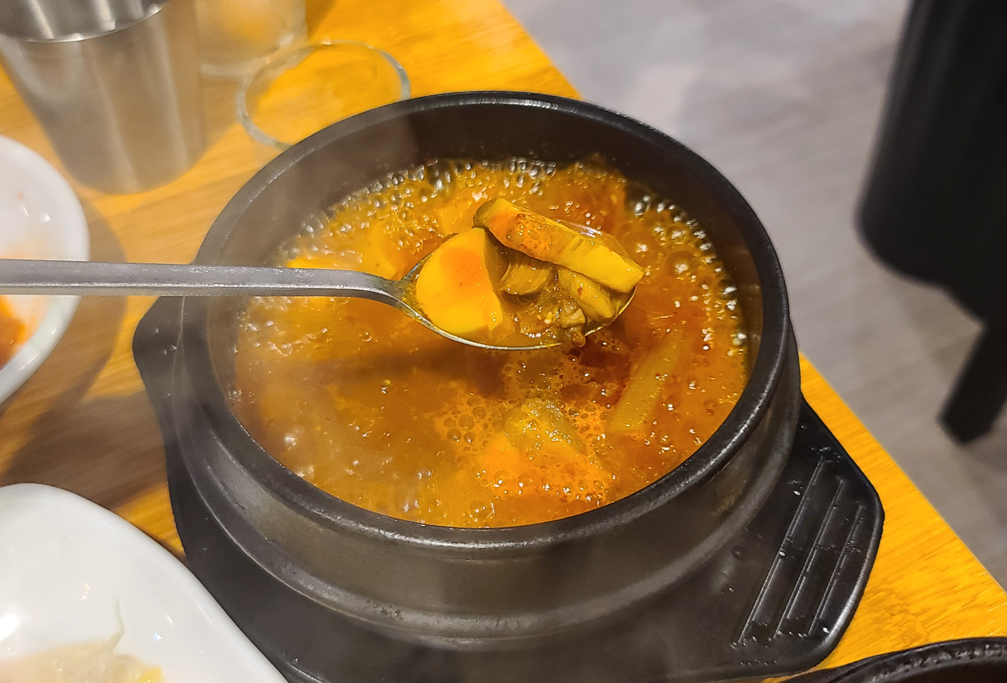 상대원맛집 윤지네고기에반하다 삼겹살 목살 항정살 한돈반반 잘익은 돼지고기 한쌈 김치찌개