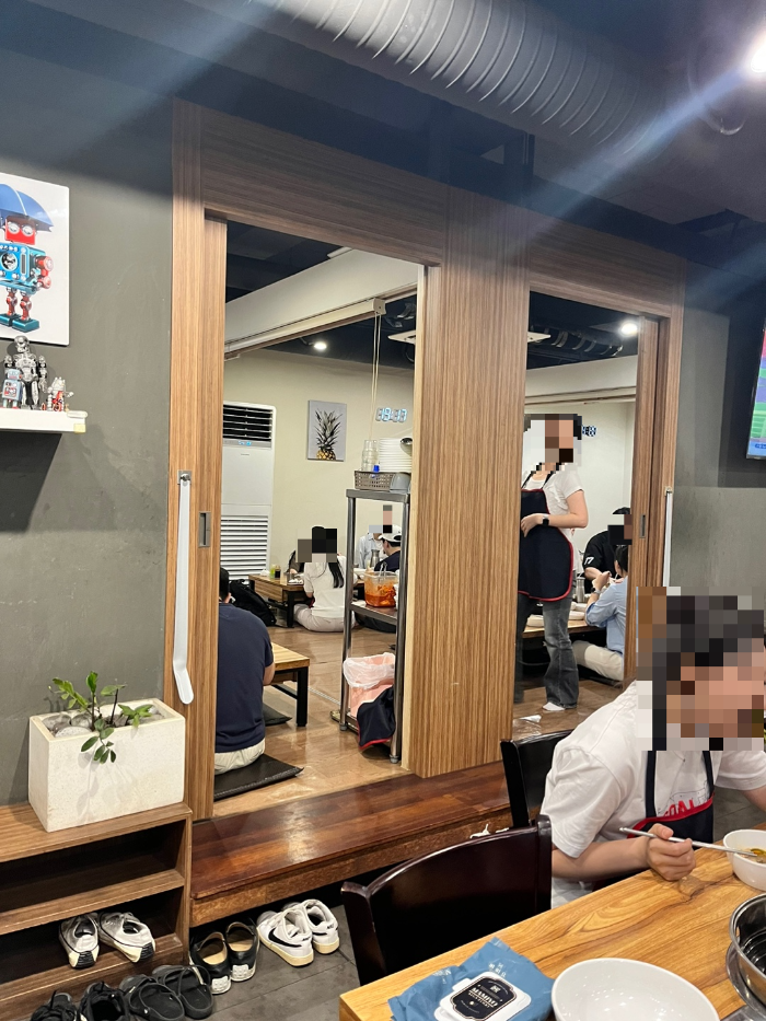 안쪽 좌석 및 좌식 방