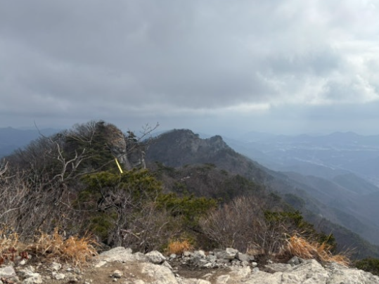 구병산정산목전에 내려다본 전경