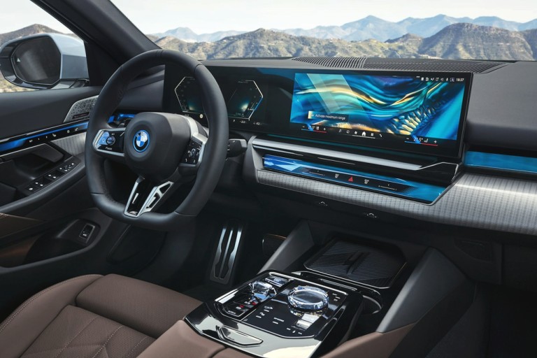 BMW 520i 리스 vs 할부 비교 전격 해부 분석