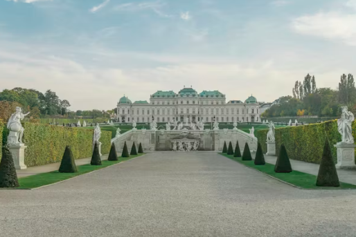 전쟁을 견디고 예술이 된 벨베데레 궁전