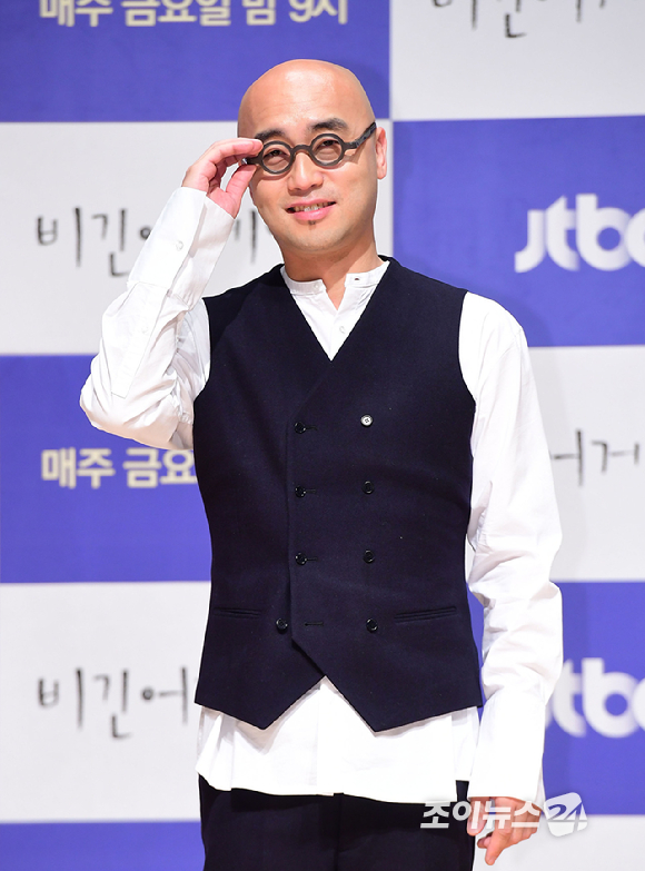 가수 하림이 30일 오후 서울 상암동 jtbc에서 열린 종합편성채널 jtbc 예능 '비긴어게인2' 제작발표회에 참석해 포즈를 취하고 있다. [사진=조이뉴스24 포토DB]