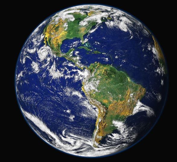 우주에서-본-지구