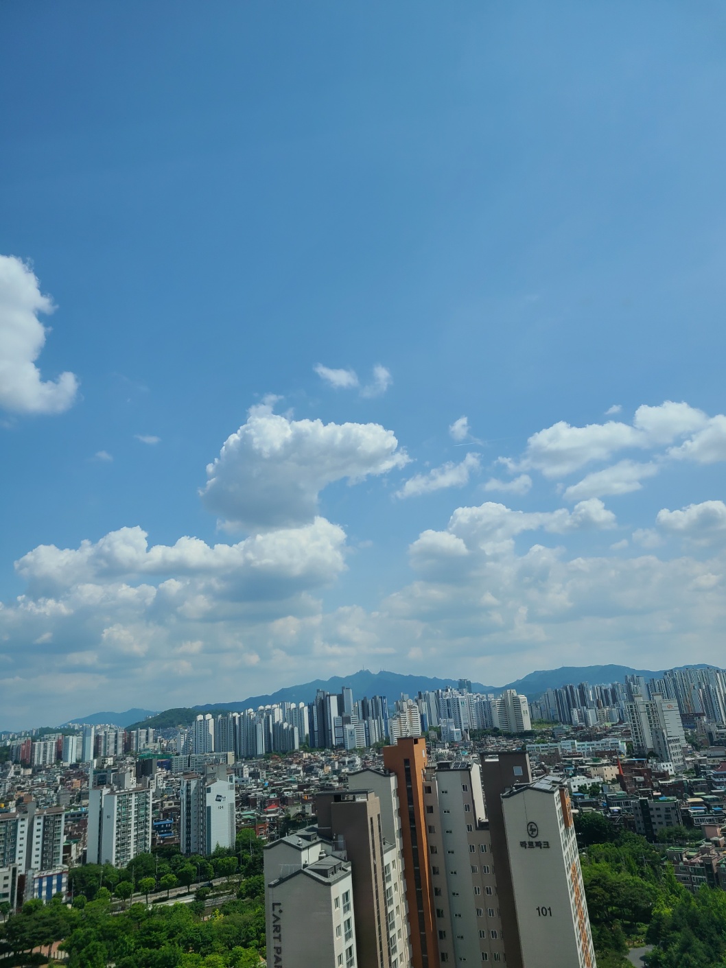 페어필드 바이 메리어트 서울 트윈룸 객실에서 찍은 뷰