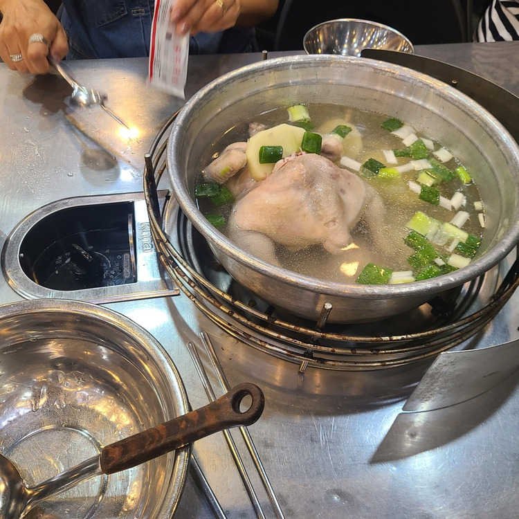 종로 닭도리탕집, 진옥화할매 원조닭한마리