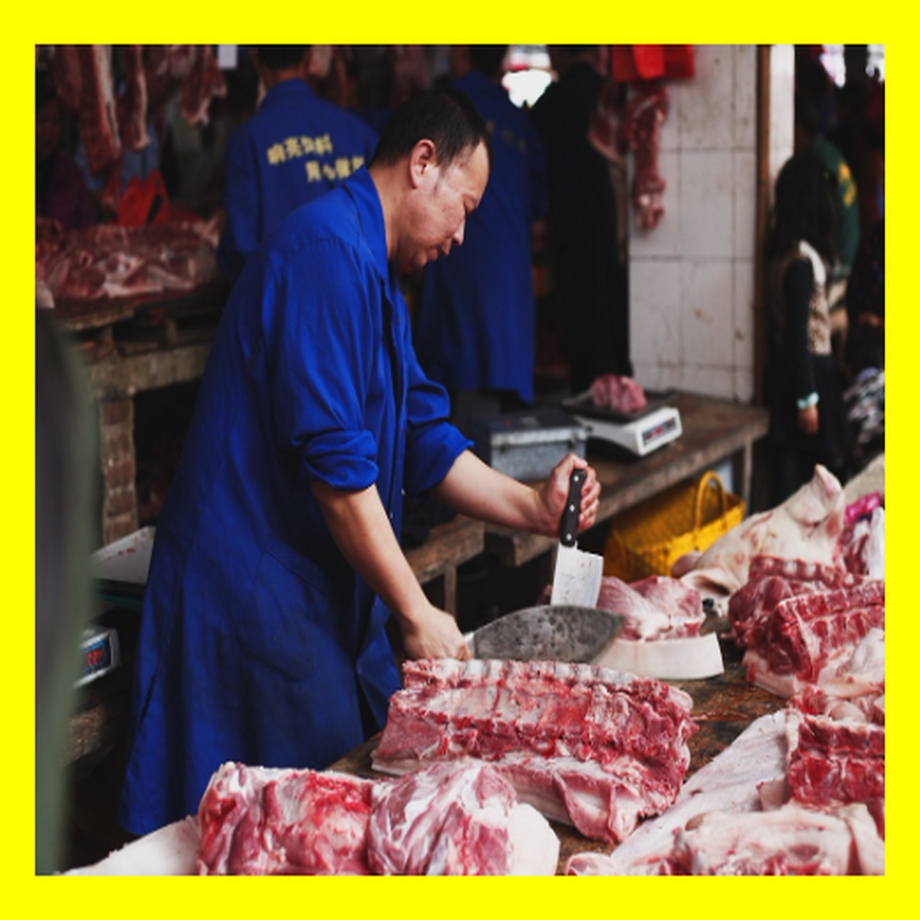 민생회복 소비쿠폰으로 활기가 넘치는 정육점