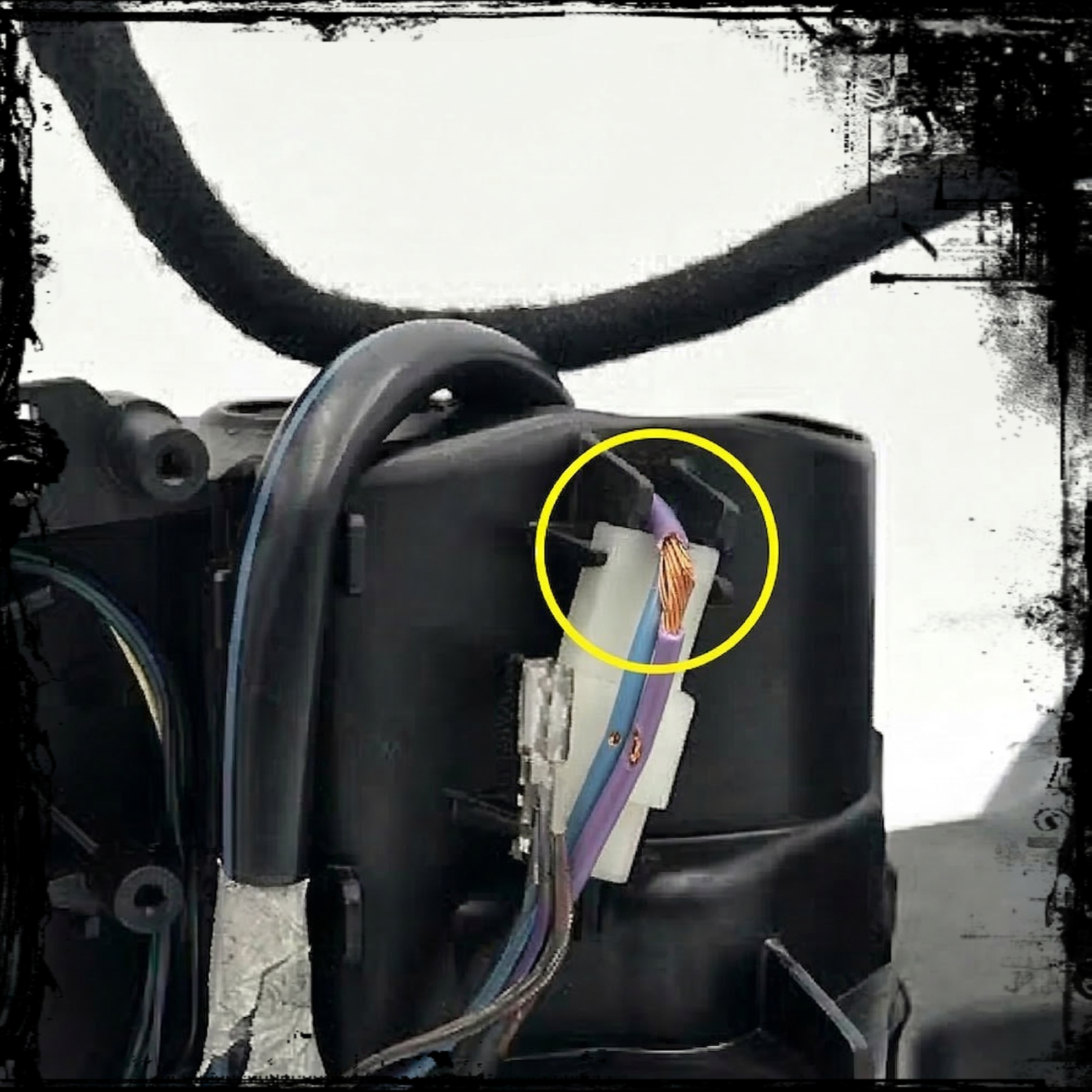 폭스바겐 CC 사이드미러 배선 단선의 예