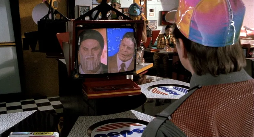 영화 '백투 더 퓨쳐2'에서 나온 '카페80년대'(Cafe 80's)