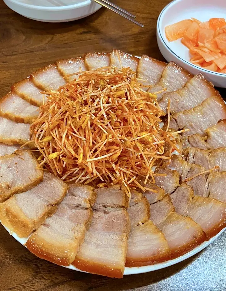 투데이 맛있는 메뉴 뼛속까지 시원한 동치미 막국수, 비빔 메밀 막국수, 메밀싹 수육 맛있는 식당 추천 부산 온천장 맛집