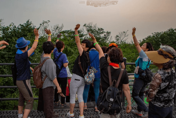  여행지에서 교류는 새로운 인사이트 제공1