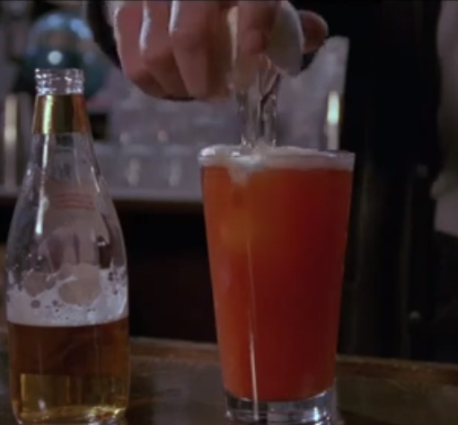 영화-칵테일-속-해장술-레드아이-red-eye-만드는-장면