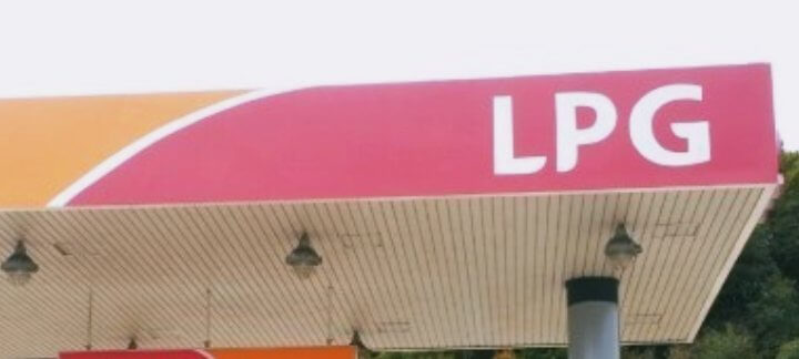 가스-충전소-지붕