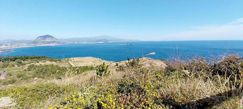 송악산(Song-aksan Mountain)